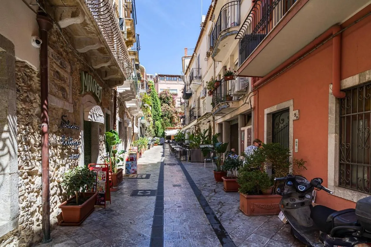 Apartment Blondie Taormina Italy
