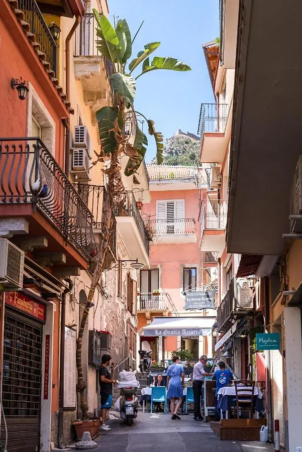 Blondie Taormina